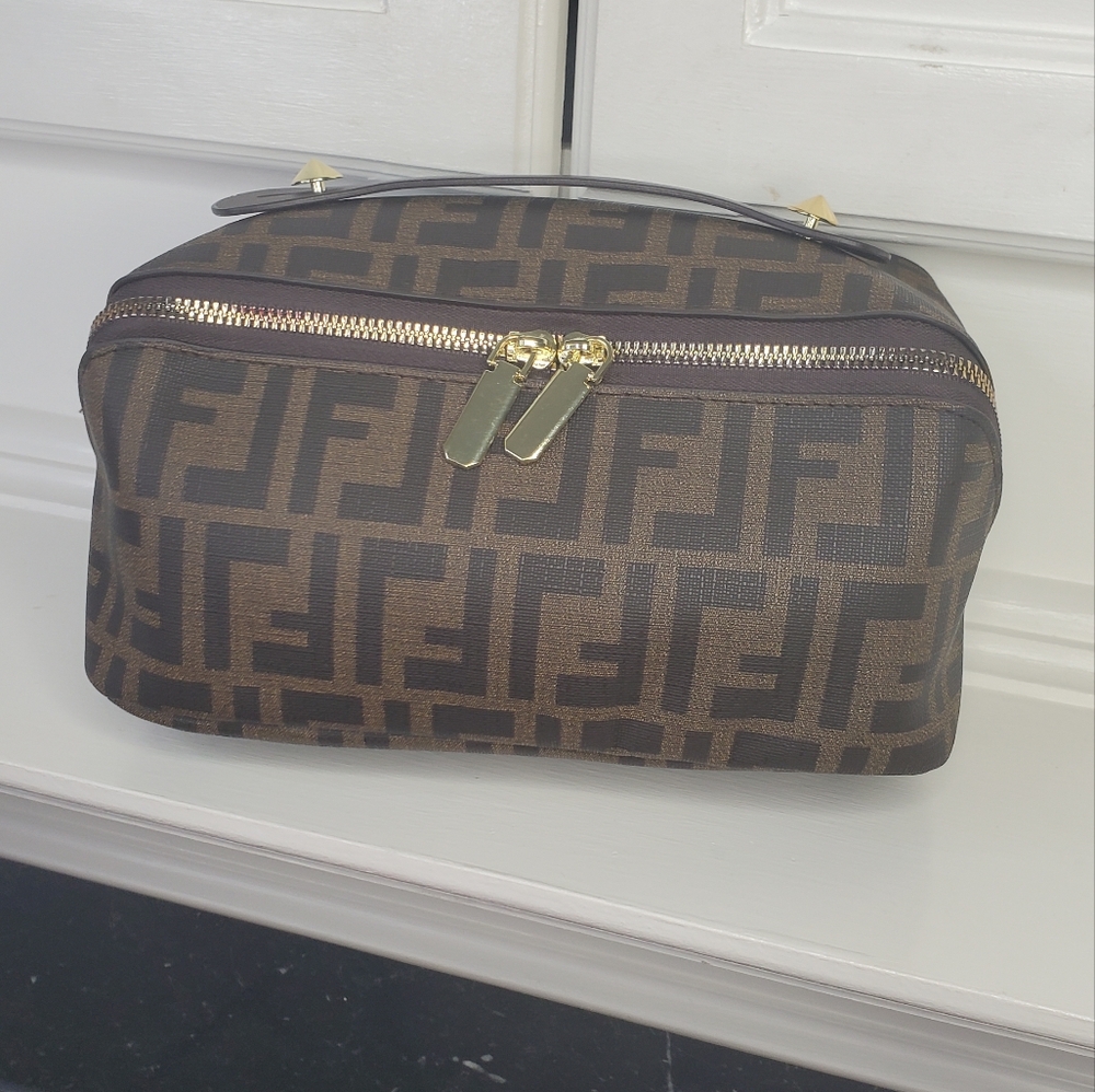 LOGO Brown Monogram Cosmetic Bag - Picture 2 of 7